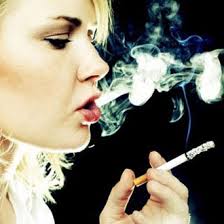 Mulheres fumam mais