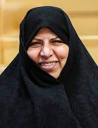 Irã teve 1ª mulher ministra e quebra tabu de 30 anos 