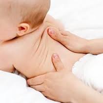 Massagem infantil relaxam crianças